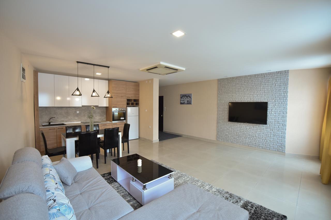 City Center Apartments Пирот Экстерьер фото