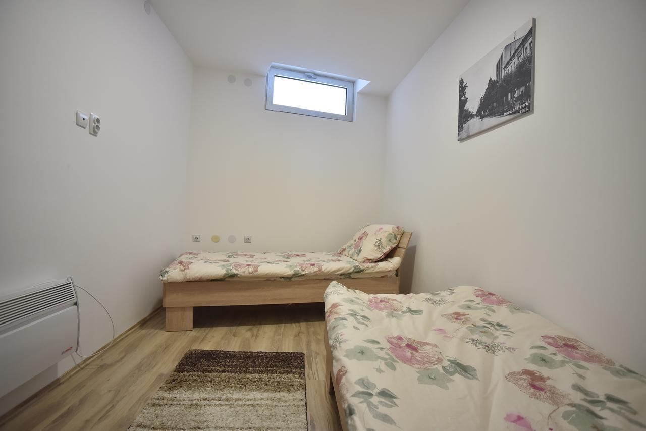 City Center Apartments Пирот Экстерьер фото