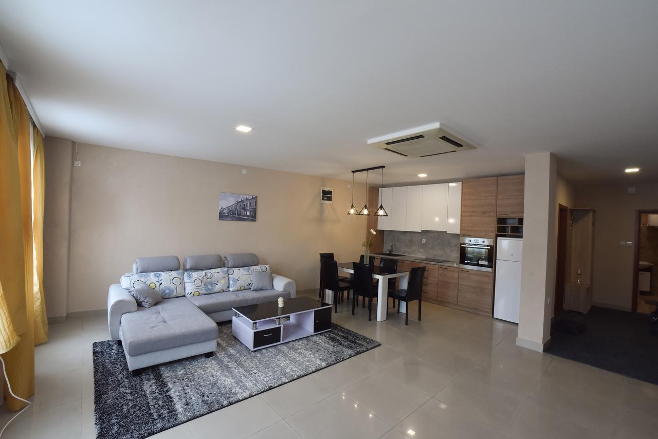 City Center Apartments Пирот Экстерьер фото