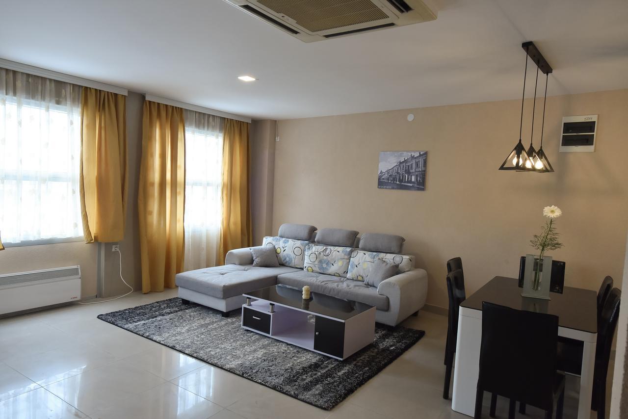 City Center Apartments Пирот Экстерьер фото