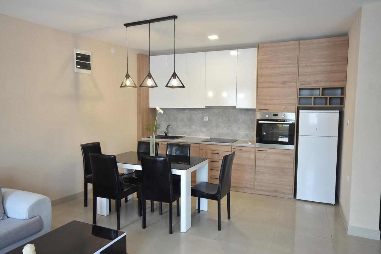 City Center Apartments Пирот Экстерьер фото