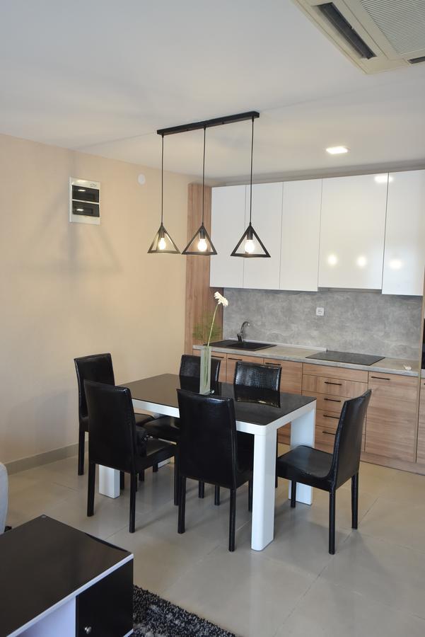 City Center Apartments Пирот Экстерьер фото