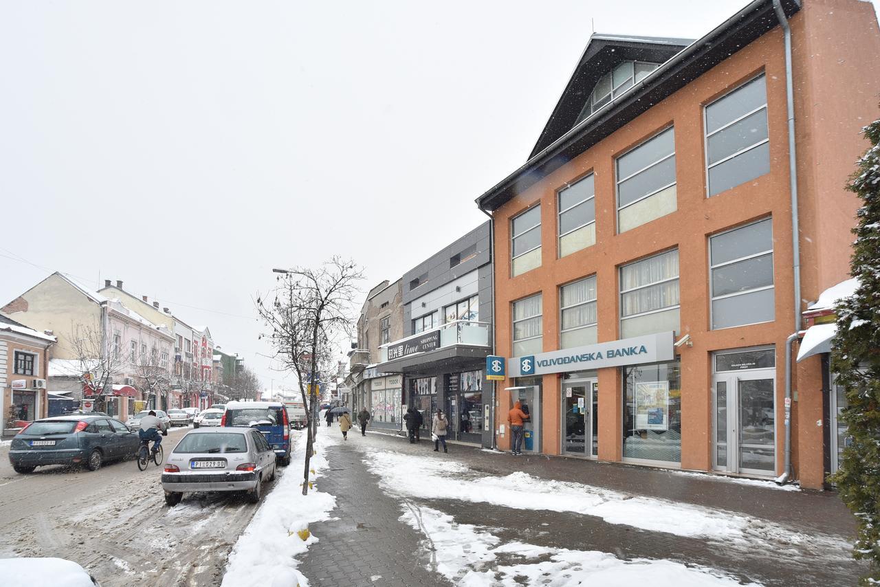 City Center Apartments Пирот Экстерьер фото