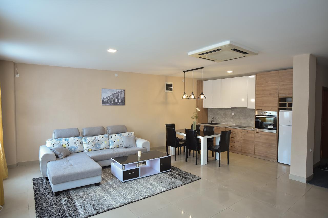 City Center Apartments Пирот Экстерьер фото