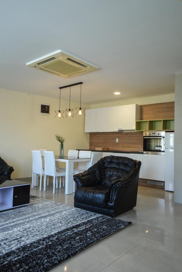 City Center Apartments Пирот Экстерьер фото