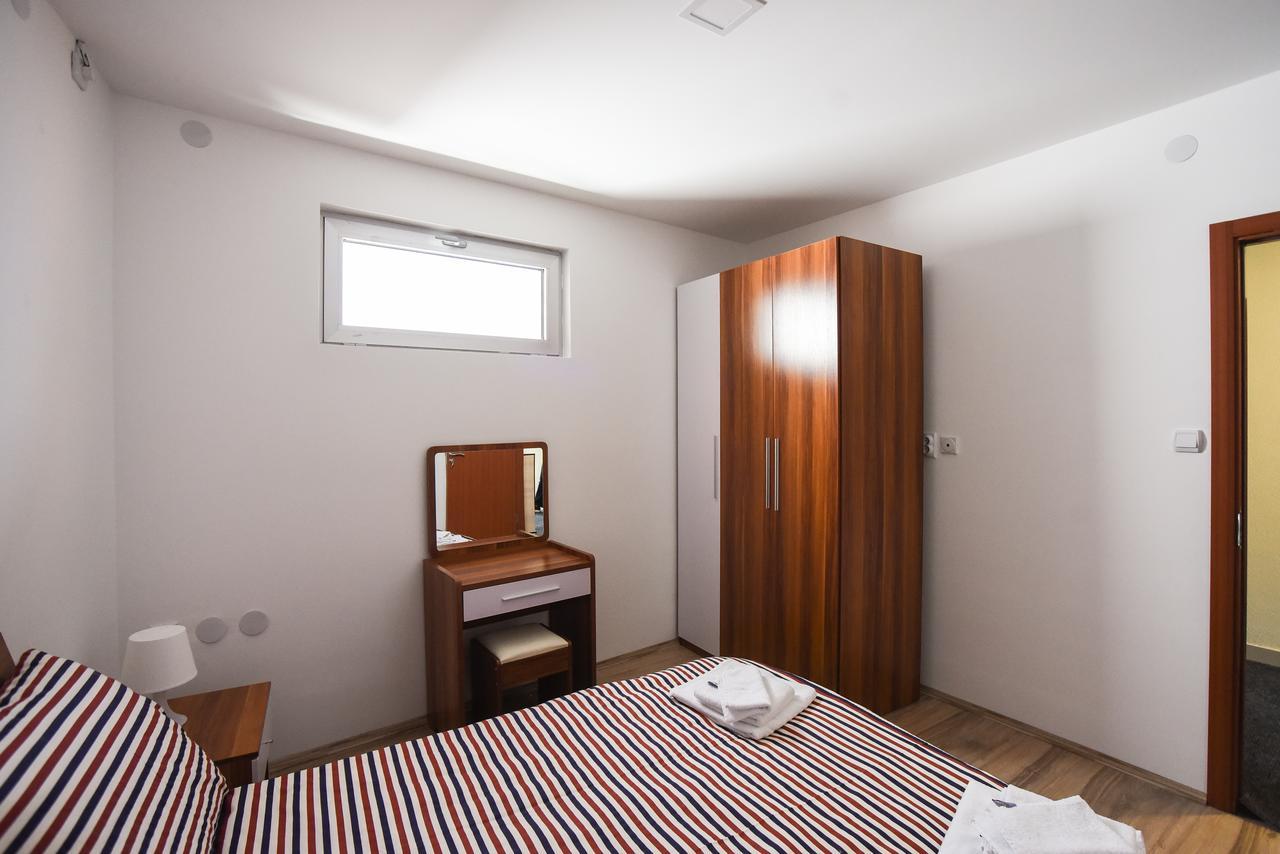 City Center Apartments Пирот Экстерьер фото