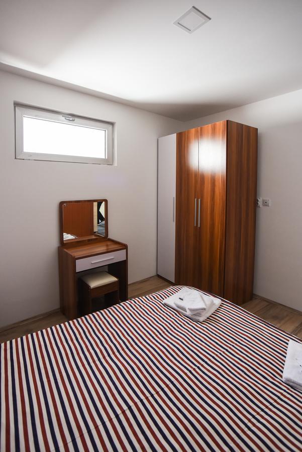 City Center Apartments Пирот Экстерьер фото