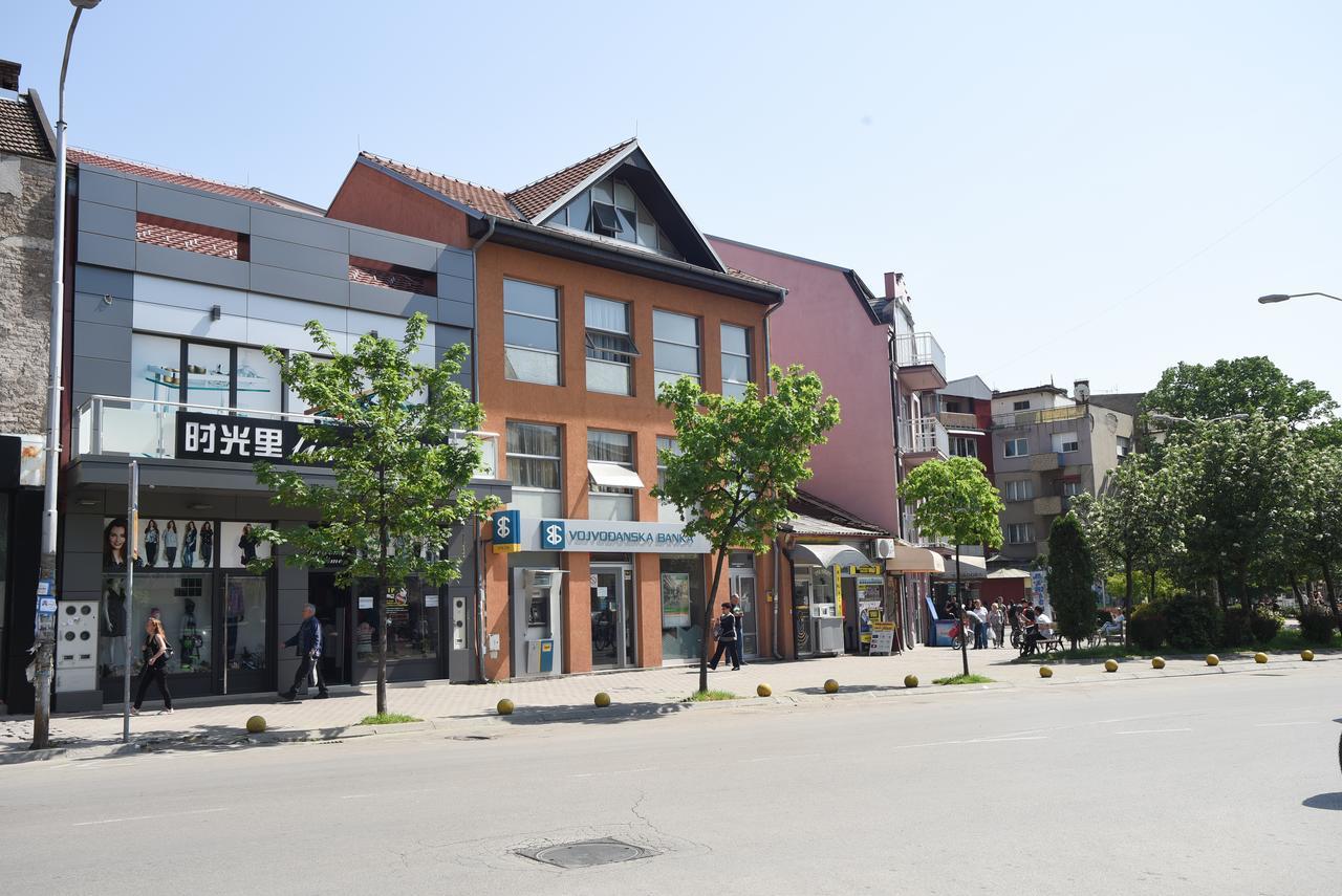 City Center Apartments Пирот Экстерьер фото