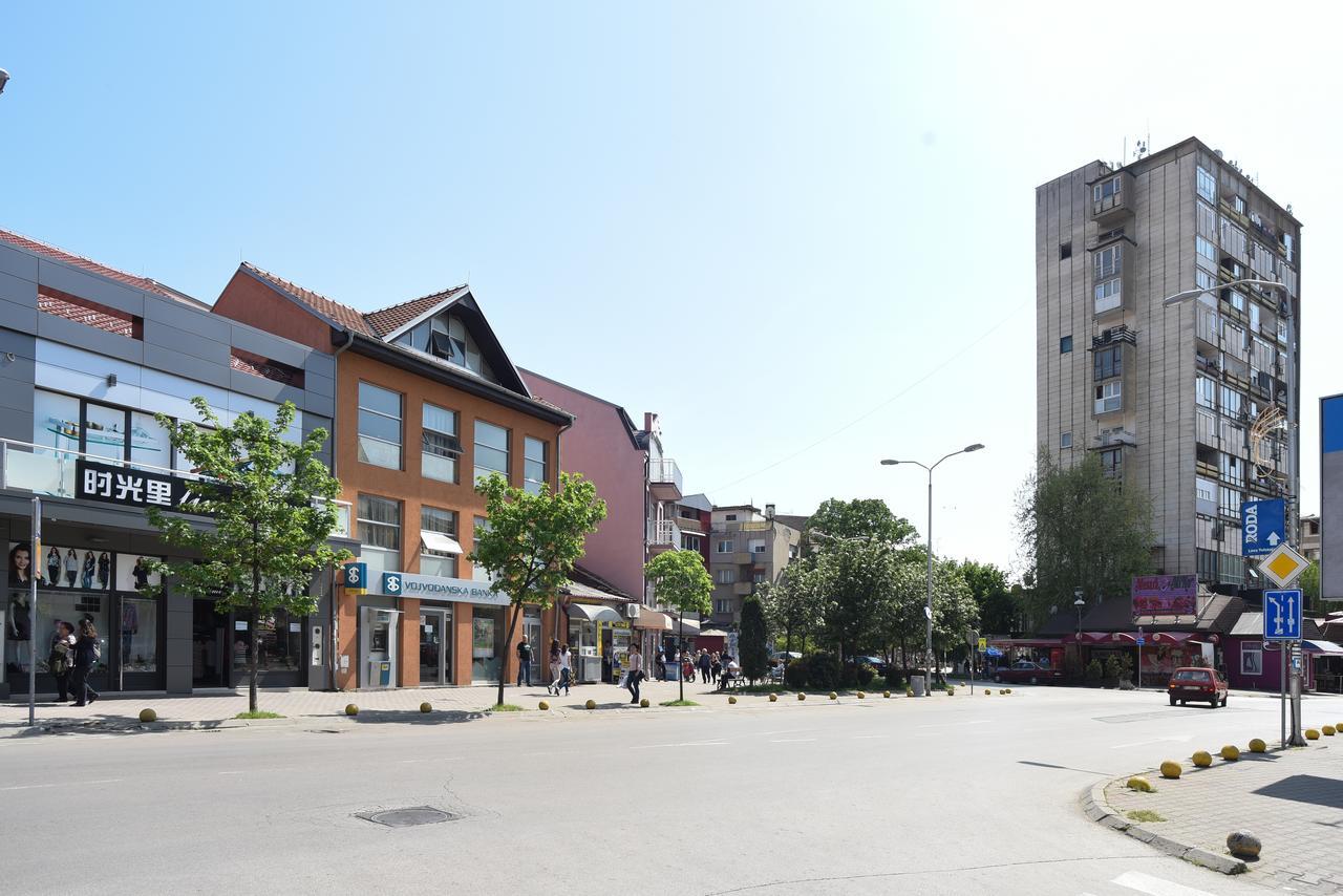 City Center Apartments Пирот Экстерьер фото
