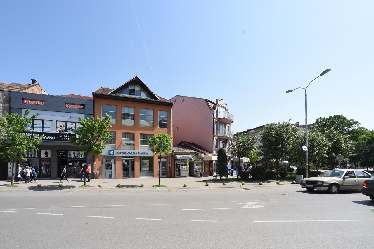 City Center Apartments Пирот Экстерьер фото