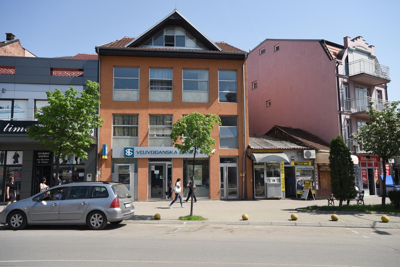 City Center Apartments Пирот Экстерьер фото