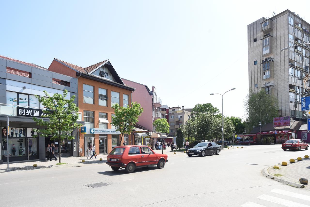 City Center Apartments Пирот Экстерьер фото