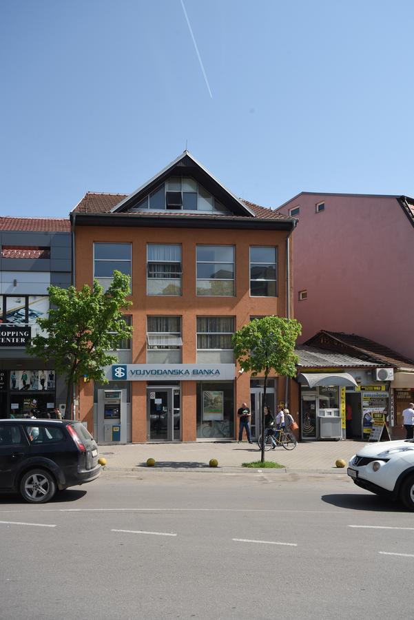 City Center Apartments Пирот Экстерьер фото
