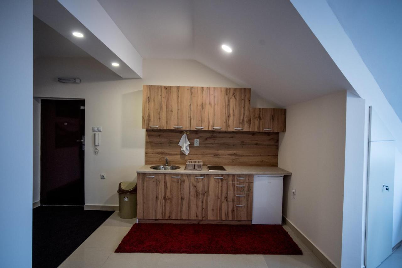 City Center Apartments Пирот Экстерьер фото