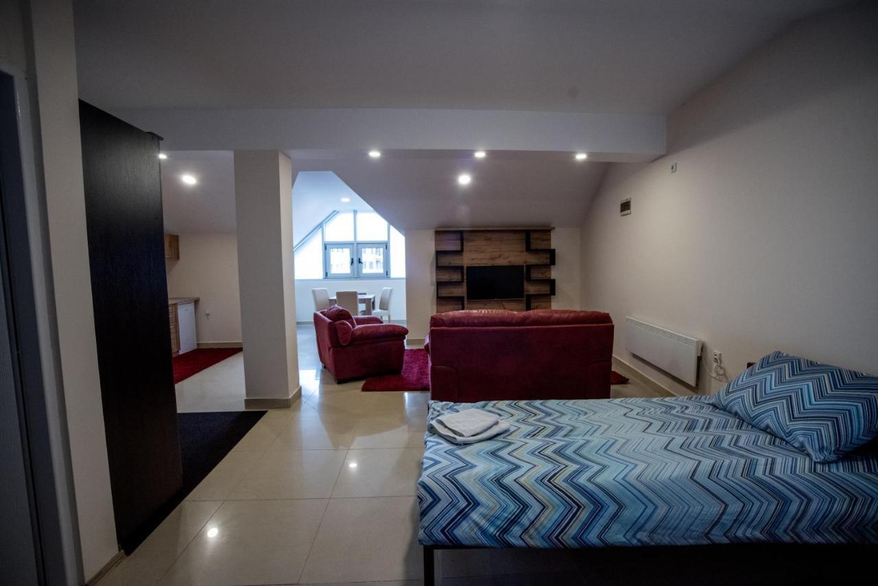 City Center Apartments Пирот Экстерьер фото