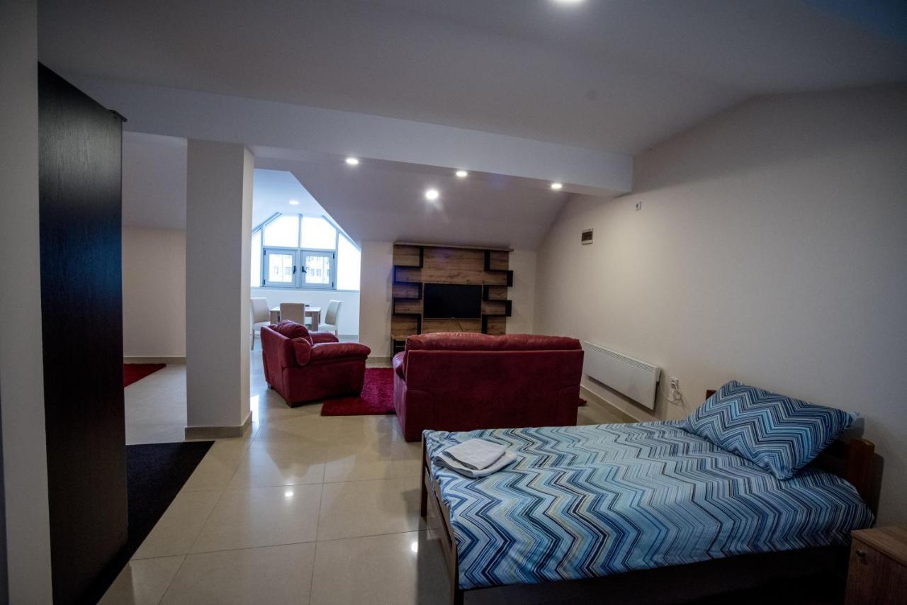 City Center Apartments Пирот Экстерьер фото