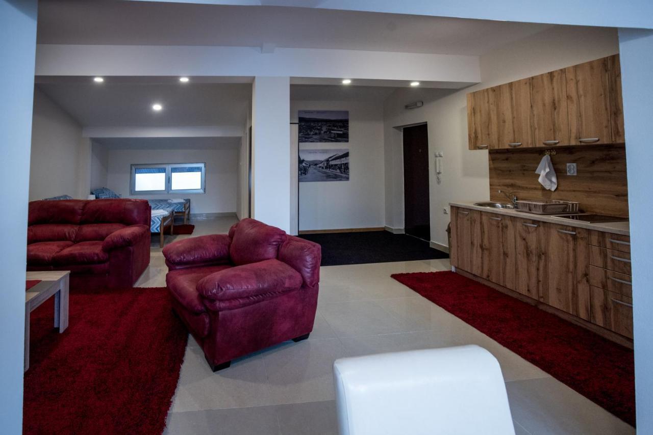 City Center Apartments Пирот Экстерьер фото