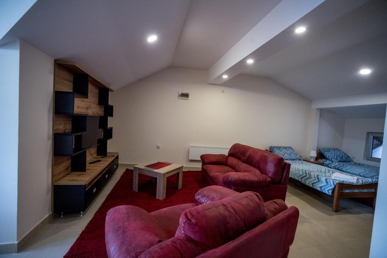City Center Apartments Пирот Экстерьер фото