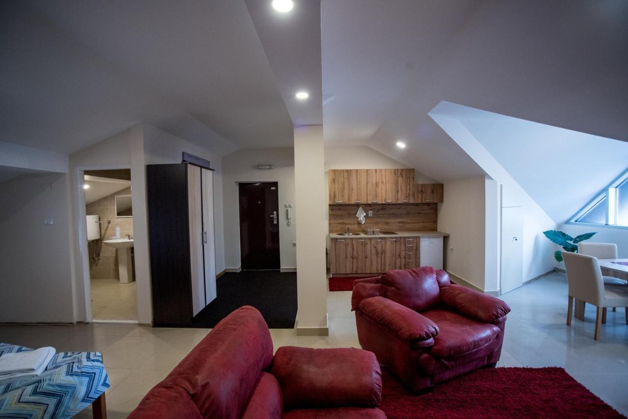 City Center Apartments Пирот Экстерьер фото